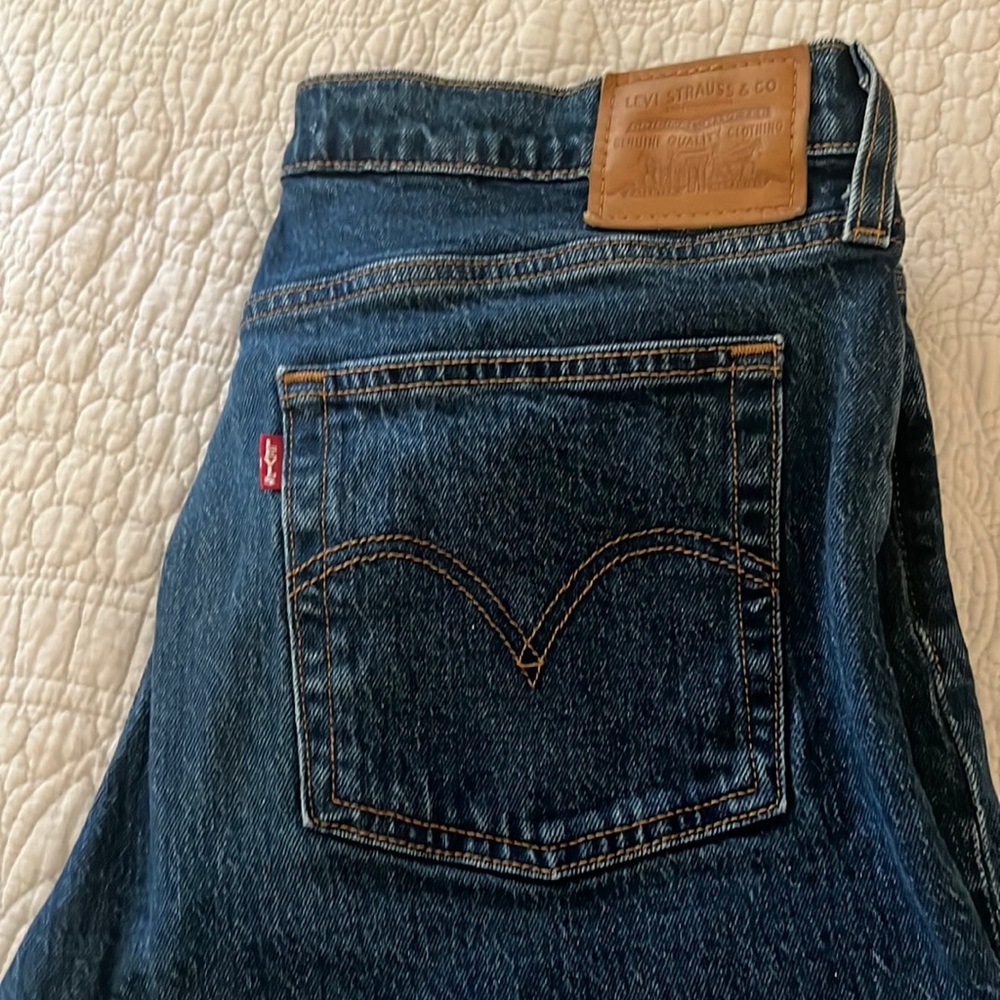Straight leg wedgie jean